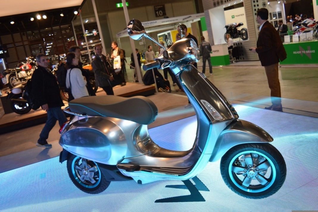 smyths electric vespa