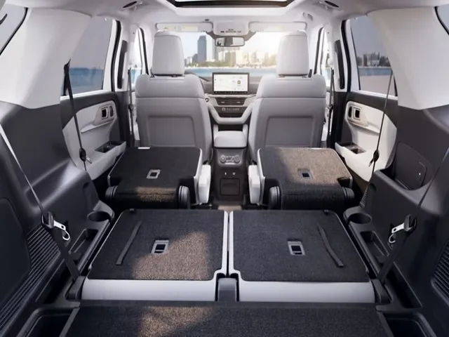 2025 Ford Explorer Interior