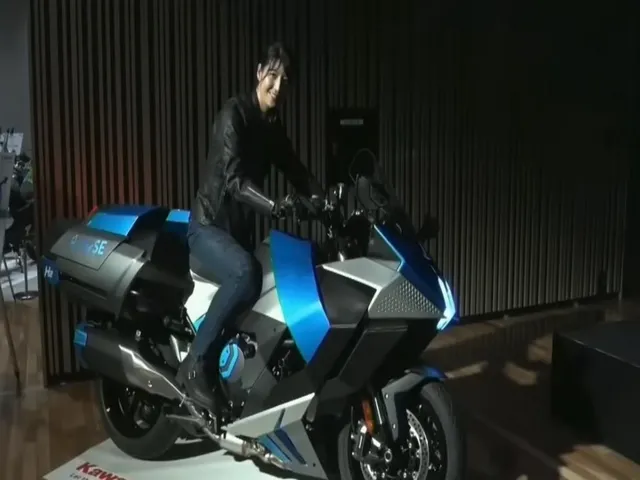 Kawasaki Hydrogen-Powered Motorcycle Gets Teased in Japan