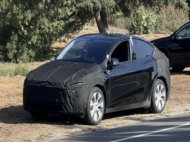 Tesla Model Y Juniper spotted in California