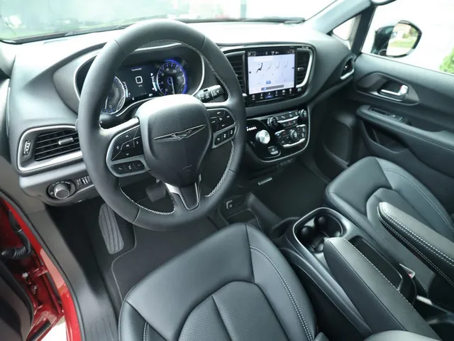 Chrysler Voyager 2025 Interior