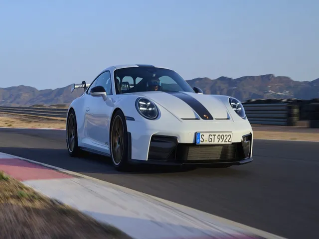 2025 Porsche 911 GT3 Review