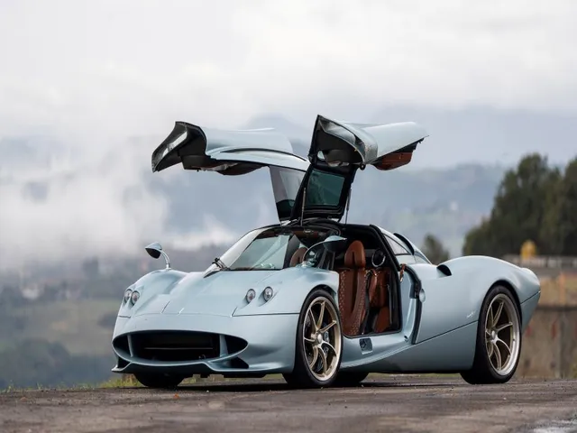 Pagani Huayra Codalunga