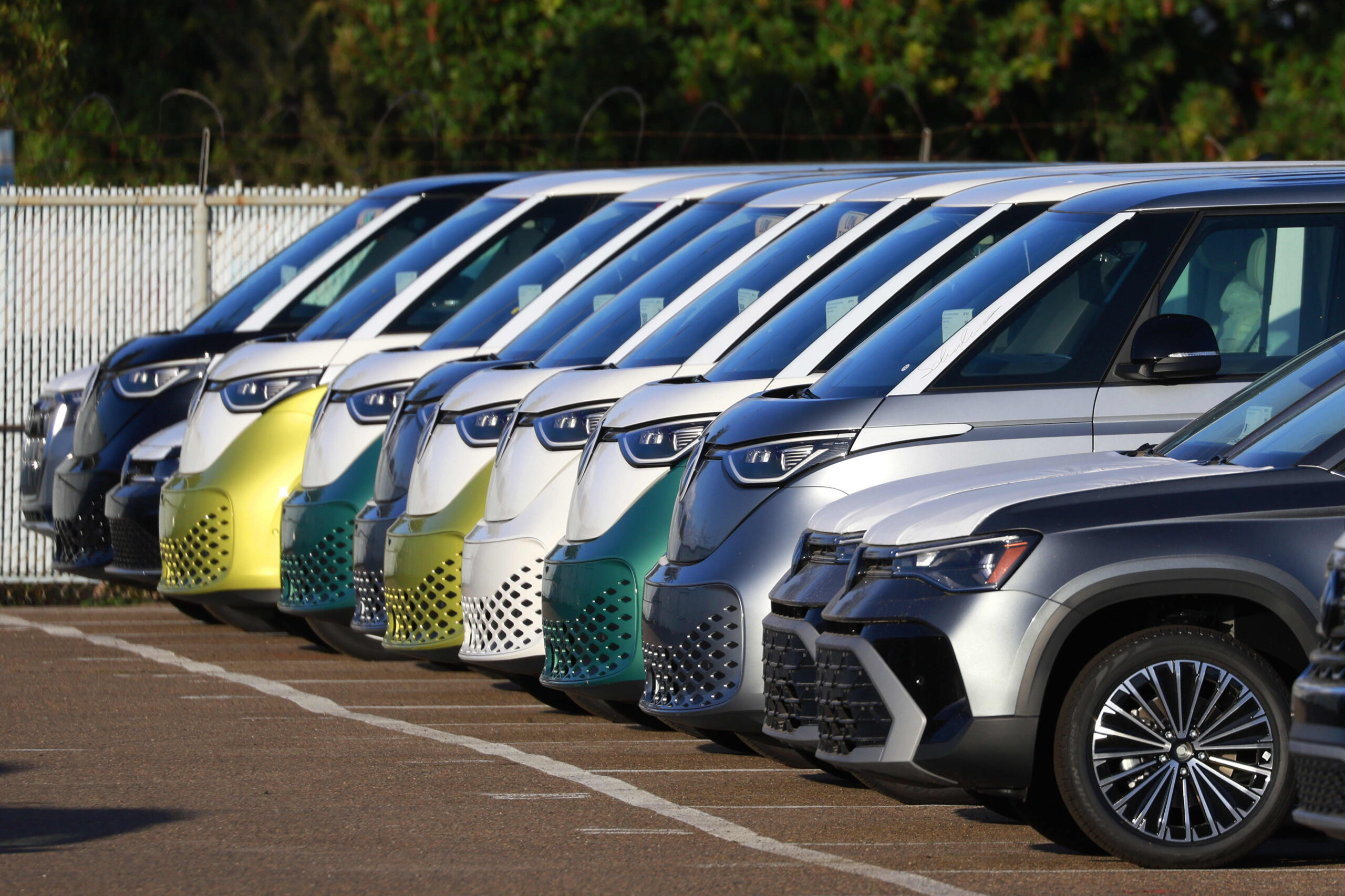 Automakers Seek Clarity on Emissions Rules for 2027 and Beyond