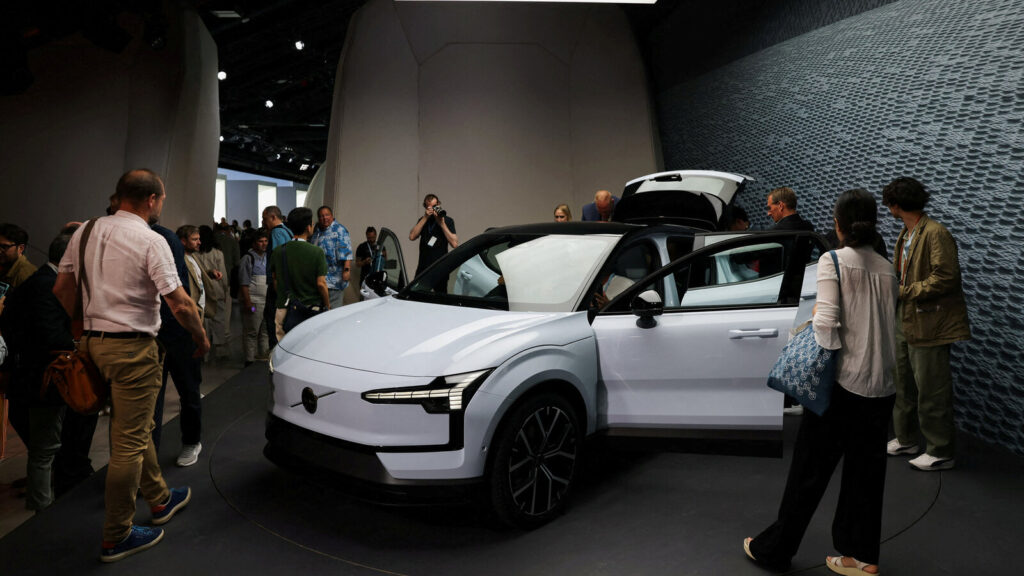 Fleet Buyers Pull Back on EV Orders in Early 2026