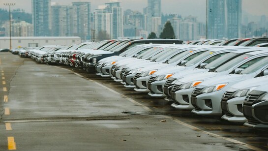 U.S. Automakers Prepare for Uneven Consumer Demand in 2026