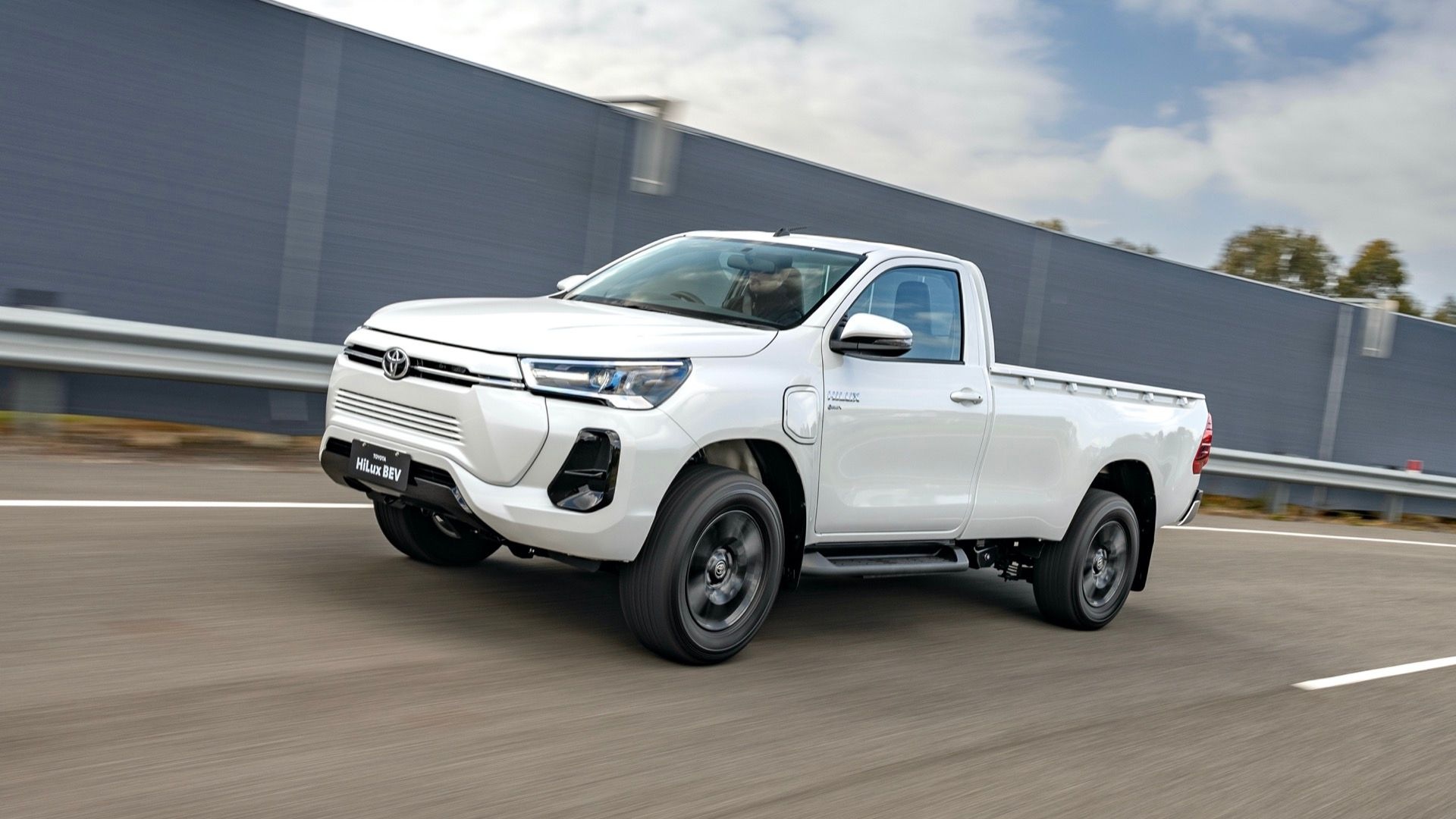 Compact Pickup Trucks Gain Traction Among Urban U.S. Buyers